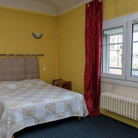 Hotel De La Cloche Vitry-le-François Extérieur photo