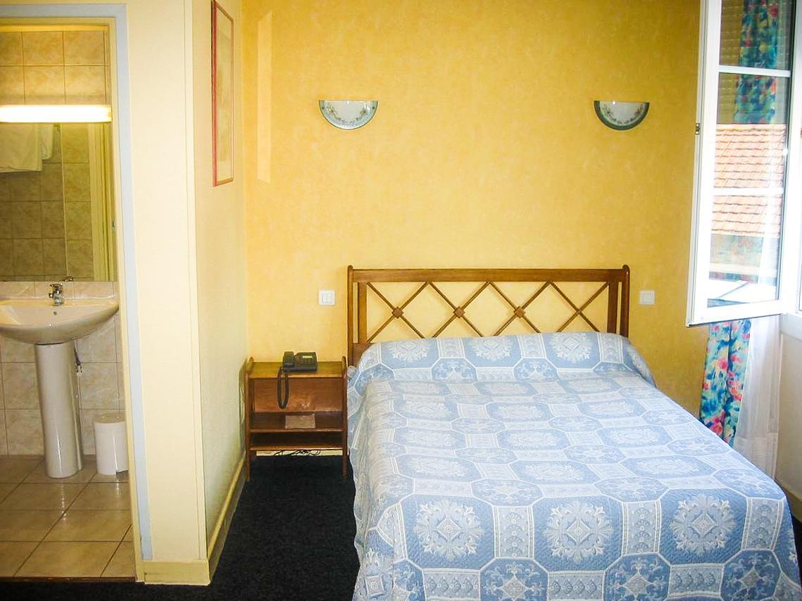 Hotel De La Cloche Vitry-le-François Extérieur photo